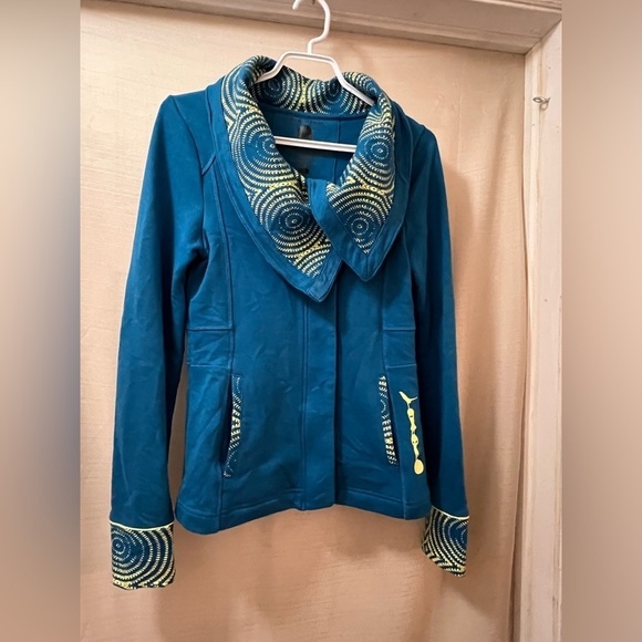 Rare unique Cirque Du Soleil Zip up blue yellow hoodie size xs - Picture 3 of 10